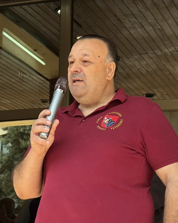 Alliance president Nebojša Aleksić speaking at the Koštana workers' protest